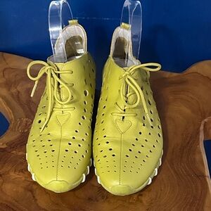 Women’s Litfoot Leather Lime Green Perforated Lace-Up Sneakers GL90 Size 10